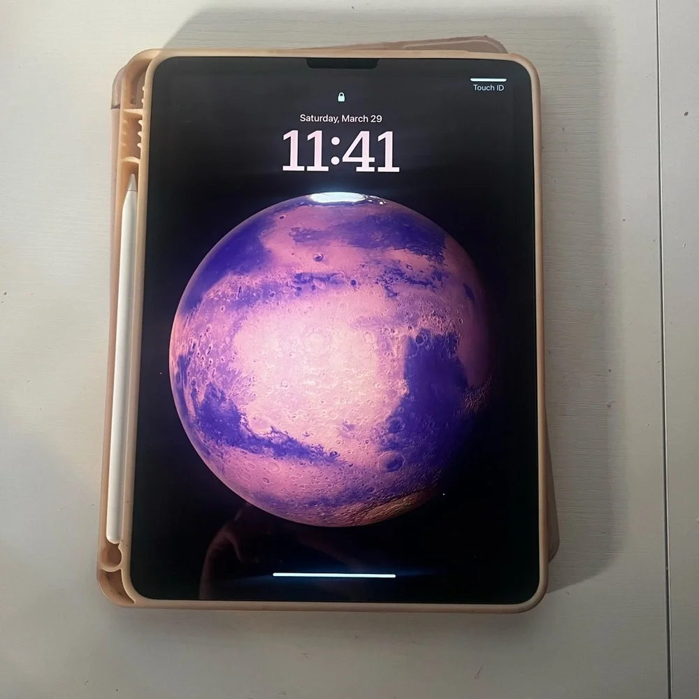 Apple iPad with FREE Apple Pencil